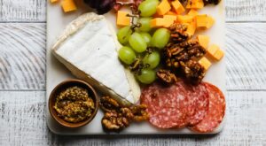 Your Guide to the Perfect Cheese Board – California Walnuts