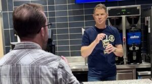 Bobby Flay cuts the ribbon of Bobby’s Burgers, marking his return to Atlantic City – The Philadelphia Inquirer
