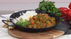 Nisha’s 30 minute meatball madras curry | This Morning – ITV News