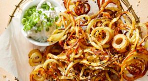Air-Fryer Everything Bagel Curly Fries with Scallion-Yogurt Dip – EatingWell