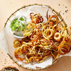 Air-Fryer Everything Bagel Curly Fries with Scallion-Yogurt Dip – EatingWell