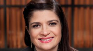 Food Network Re-Ups Chef Alex Guarnaschelli to New Multi-Year Deal (EXCLUSIVE) – Variety