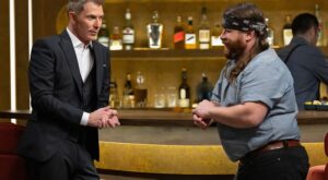 Bobby Flay Pits Top Chefs Against His ‘Titans’ in New Competition Series Bobby’s Triple Threat – PEOPLE