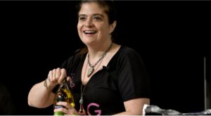The 1 Lesson Chopped Chef Alex Guarnaschelli Wants to “Hammer Home” With Her Daughter – POPSUGAR