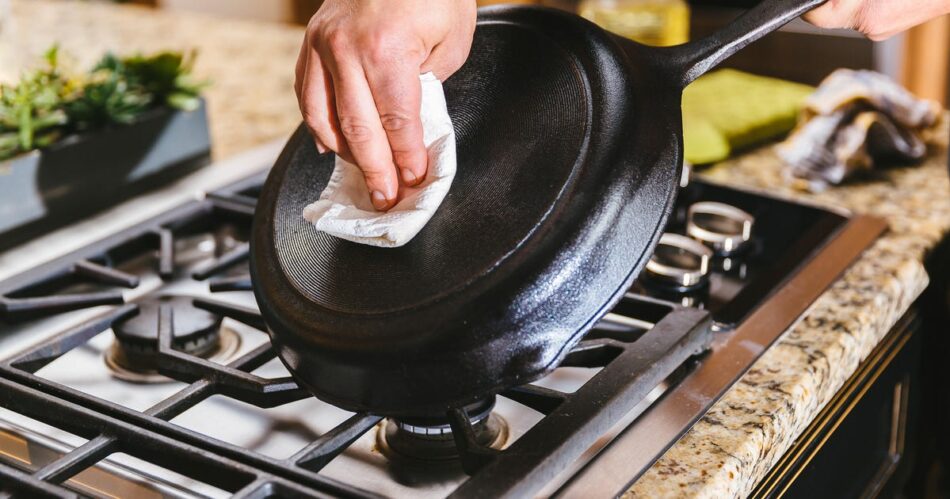 The Secret to Cleaning Your Cast-Iron Skillet Is Already in Your Pantry – CNET