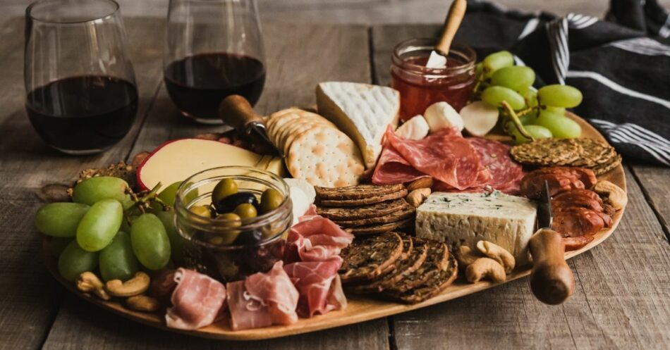 How to Start a Charcuterie Board Business in [2023] and Make Cheddar – FinanceBuzz