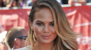 7 Things We Learned from “Cravings,” Chrissy Teigen’s New Recipe … – Eat This, Not That