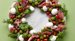 How to Make a Very Merry Christmas Charcuterie Board – The Pioneer Woman