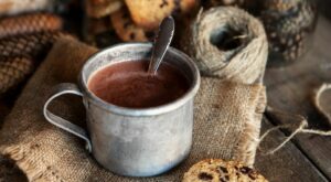 16 Best Alcoholic Hot Chocolate Drinks – Recipes for Spiked Hot Chocolate – Town & Country