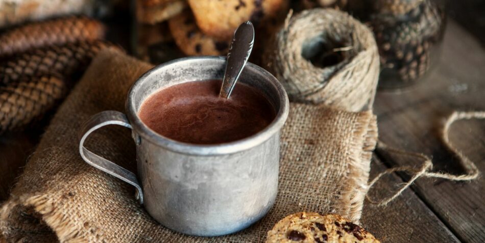 16 Best Alcoholic Hot Chocolate Drinks – Recipes for Spiked Hot Chocolate – Town & Country