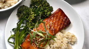 Spicy Gochujang Salmon – The Delicous Life