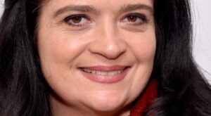Alex Guarnaschelli Has Instagram Guessing If It’s Real Or It’s Cake – Mashed