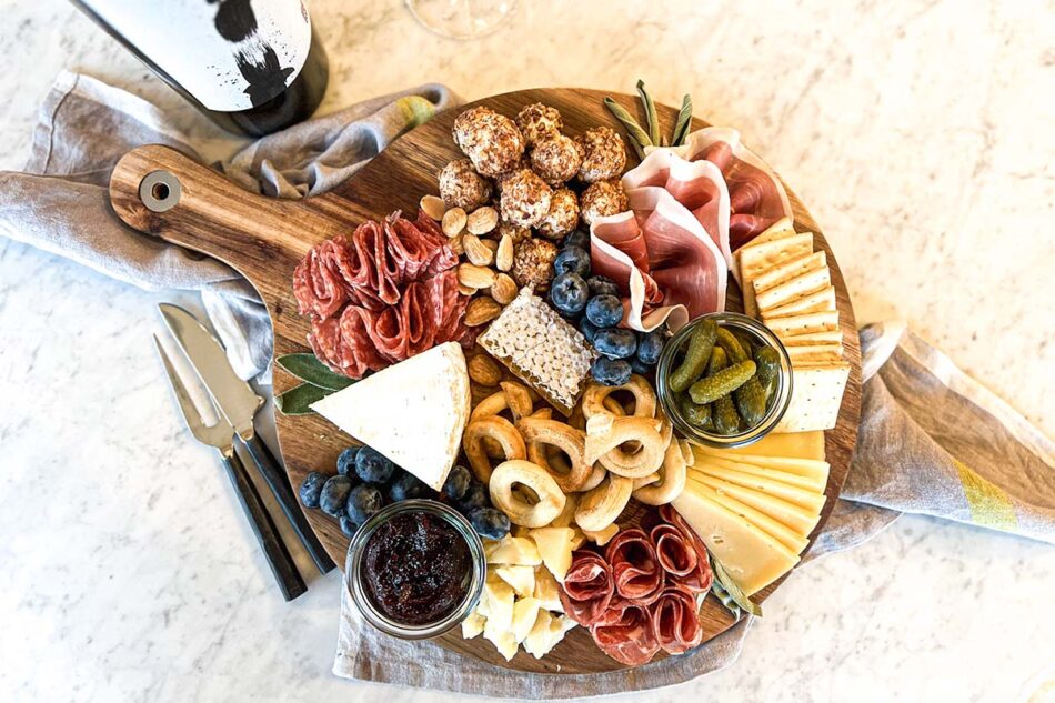 Large Charcuterie Board with Khoai Cabernet Sauvignon – RD Winery
