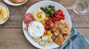 23 Mediterranean Vegetarian Recipes You Absolutely Need to Try – PureWow