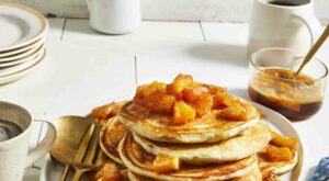 Gordon Ramsay’s Pancakes With Caramelized Pineapple & Rum … – PEOPLE