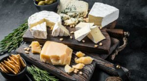 7 cheeses you should always put on your cheeseboard – Fine Dining Lovers Intl
