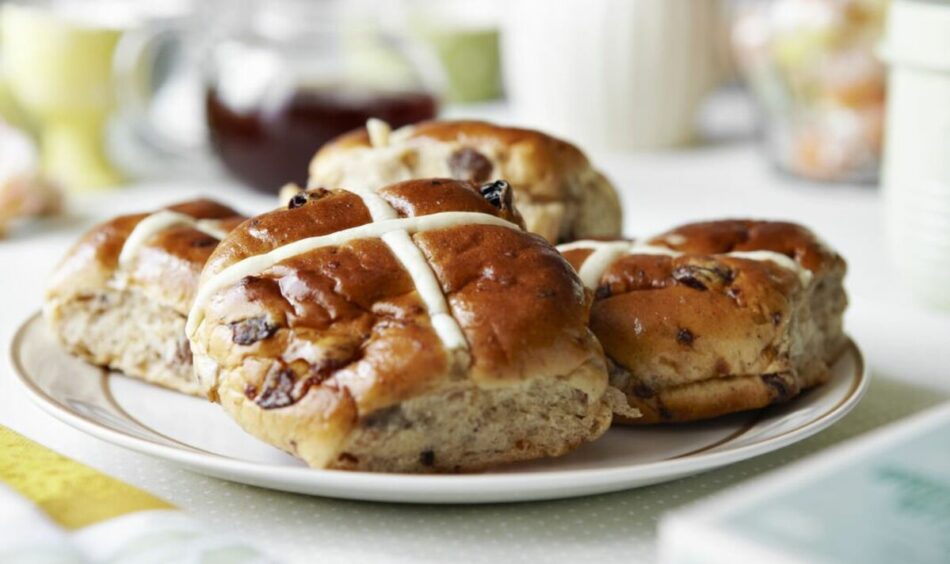 How to make James Martin’s delicious but easy hot cross buns – ‘perfect for Easter’