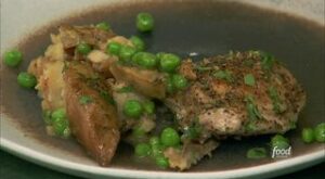 How to Make Jeff’s Classic Chicago Chicken Vesuvio | Chicken, potatoes and peas come together for your new fave one-pan wonder 😍 This Chicago staple is a MUST!

Watch #TheKitchen with Jeff Mauro > Saturdays… | By Food Network | Facebook