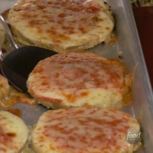 How to Make Jeff’s One Sheet Eggplant Parm | Make crispy Eggplant Parm on a sheet pan and never look back! 🍆🍆 

Watch Jeff Mauro on #TheKitchen, Saturdays at 11a|10c and subscribe to discovery+ to… | By Food Network | Facebook
