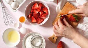 10 Easy Dessert Recipes Starring Strawberries