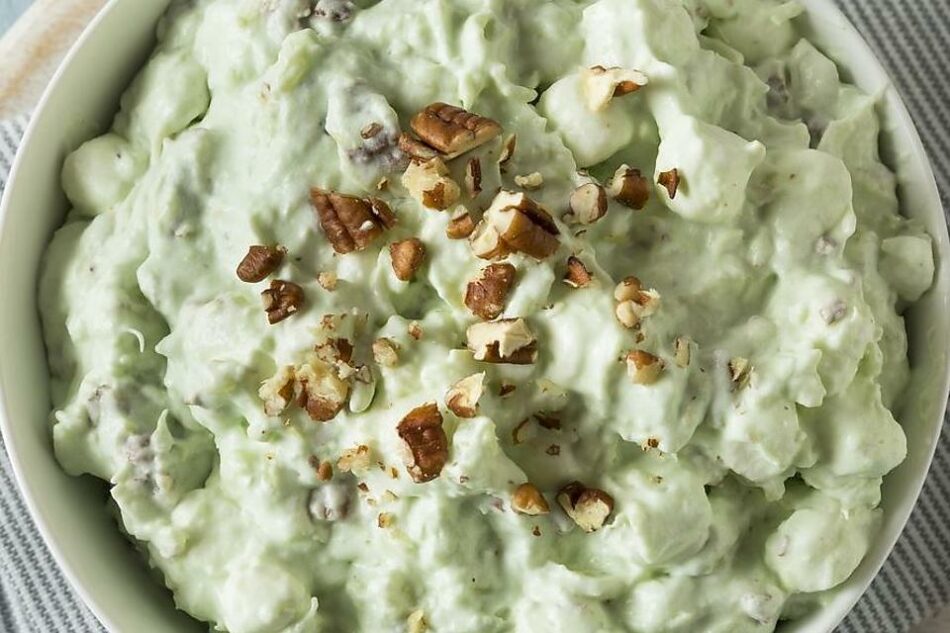 Grandma’s Watergate Salad Recipe: An Old-fashioned Dessert in 5 Minutes | Desserts | 30Seconds Food