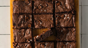 Super Fudgy Chocolate Chunk Brownies (Gluten Free!) – The Sugar And Salt Co.