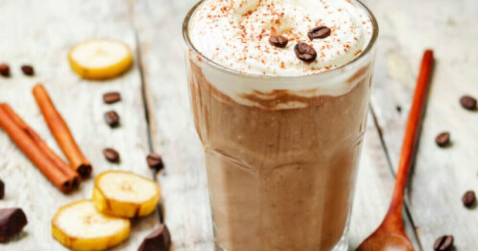 This coffee smoothie recipe is both energizing and satisfying