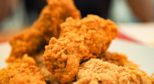 This Restaurant Serves The Best Fried Chicken In Illinois | 103.5 KISS FM