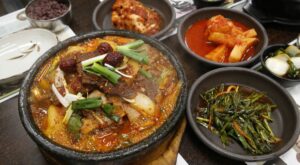 Review: Where Jonathan Gold goes for spicy comfort food in Koreatown