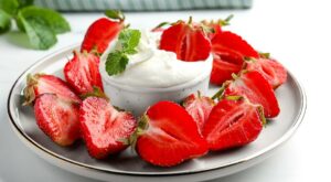Homemade Cool Whip™ Recipe: No Ingredients to Google in This DIY Dessert Topping | Desserts | 30Seconds Food