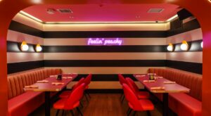 Groovy decor and good comfort food at Peachy Keen near Times Square