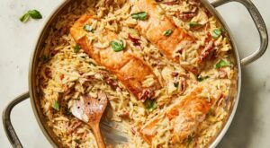 This Creamy Sun-Dried Tomato Salmon Dinner Has Boxes Of Orzo Flying Off Shelves Everywhere