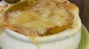 #TBT to this comforting French Onion Soup I made on #TheKitchen – still a favorite of mine! @foodnetwork #comfortfood | By Geoffrey Zakarian | Facebook