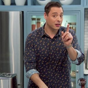 How to Make Sweet Potato Toast | Step up your toast game by using SWEET POTATOES instead of bread!! Genius, Jeff Mauro!

Watch #TheKitchen > Saturdays @ 11a|10c

Save the recipe:… | By Food Network | Facebook