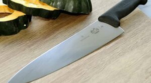 I Learned How to Chop Vegetables Thanks to This Sharp, Easy-to-Use Victorinox Chef’s Knife