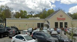 Hannaford, Shaw’s and Walmart Will Be Closed on Easter Sunday April 9