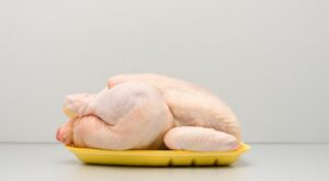 How to Minimize Cross-Contamination If You Rinse Raw Chicken