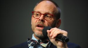 Alton Brown Comes Out as Republican, Fires Off Tasteless Holocaust Tweets