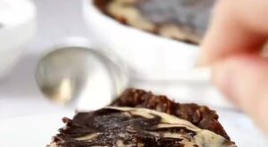 No-Bake Peanut Butter Cup Pie. Naturally vegan and gluten-free dessert! This pie is so dreamy, delicious and super easy to make. Follow me for more recipes! | BakerySpirit | NewsBreak Original