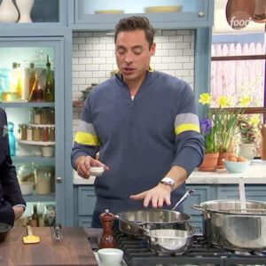 How to Make Jeff’s Baby Shells Bechamel | FACT: This is the creamiest, dreamiest Mac and Cheese you’ll ever have 🧀

Catch Jeff Mauro on #TheKitchen, Saturdays at 11a|10c!

Save the recipe:… | By Food Network | Facebook