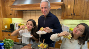 Geoffrey Zakarian and his daughters share the secret to making the best scrambled eggs