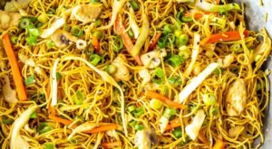 Easy Chicken Chow Mein {Just Like Takeout!} – The Girl on Bloor
