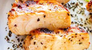 The Juiciest Stove Top Chicken Breasts – An Easy Chicken Recipe!