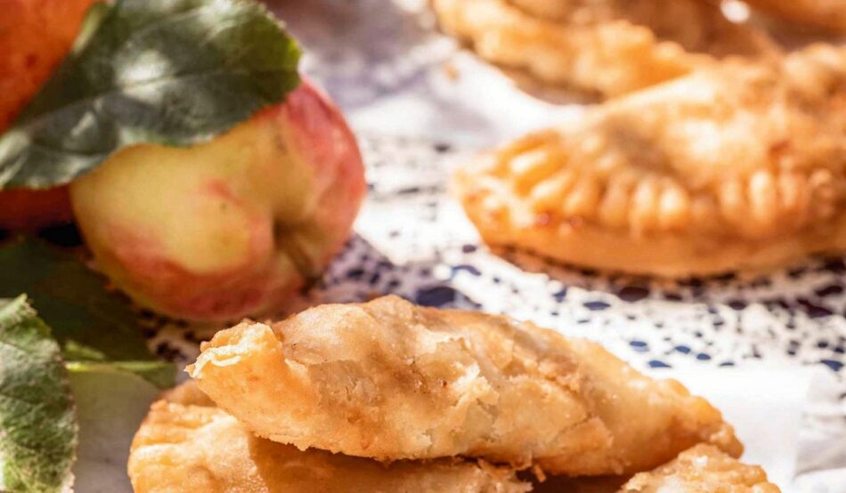 Jack’s fried pies: Trisha Yearwood’s recipe for fried apple fritters