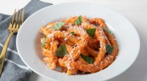 Jeff Mauro’s “Eight-Finger” Cavatelli alla Vodka with Jeff Mauro | Food network recipes, Cavatelli, Food