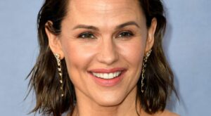 Exactly What Jennifer Garner Eats in a Day to Feel Her Best at 51