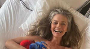 At 58, Paulina Porizkova Poses Nude in Bed to Celebrate Birthday and Fans Lose It