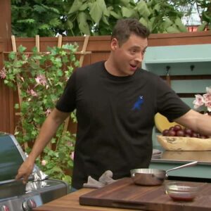 How to Make Jeff’s BBQ’d Cauliflower | If your New Year’s Resolution is to eat more vegetables (ugh, same), here’s a satisfying solution!

Catch Jeff Mauro on #TheKitchen > Saturdays at… | By Food Network | Facebook