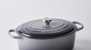 Le Creuset Signature Enameled Cast Iron Oval Dutch Oven, 9.5-Quart, 5 Colors