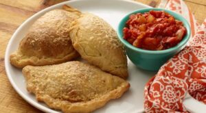 Pepperoni Pizza Pocket | Recipe | Food network recipes, Recipes, Food